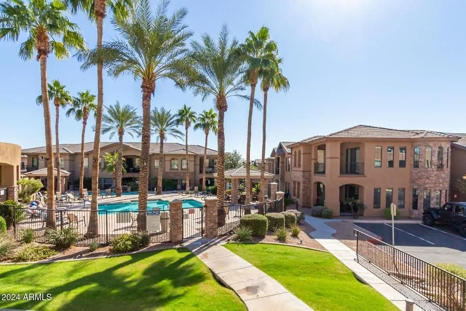 5Th #159 Ahwatukee Vila Phoenix 0*,